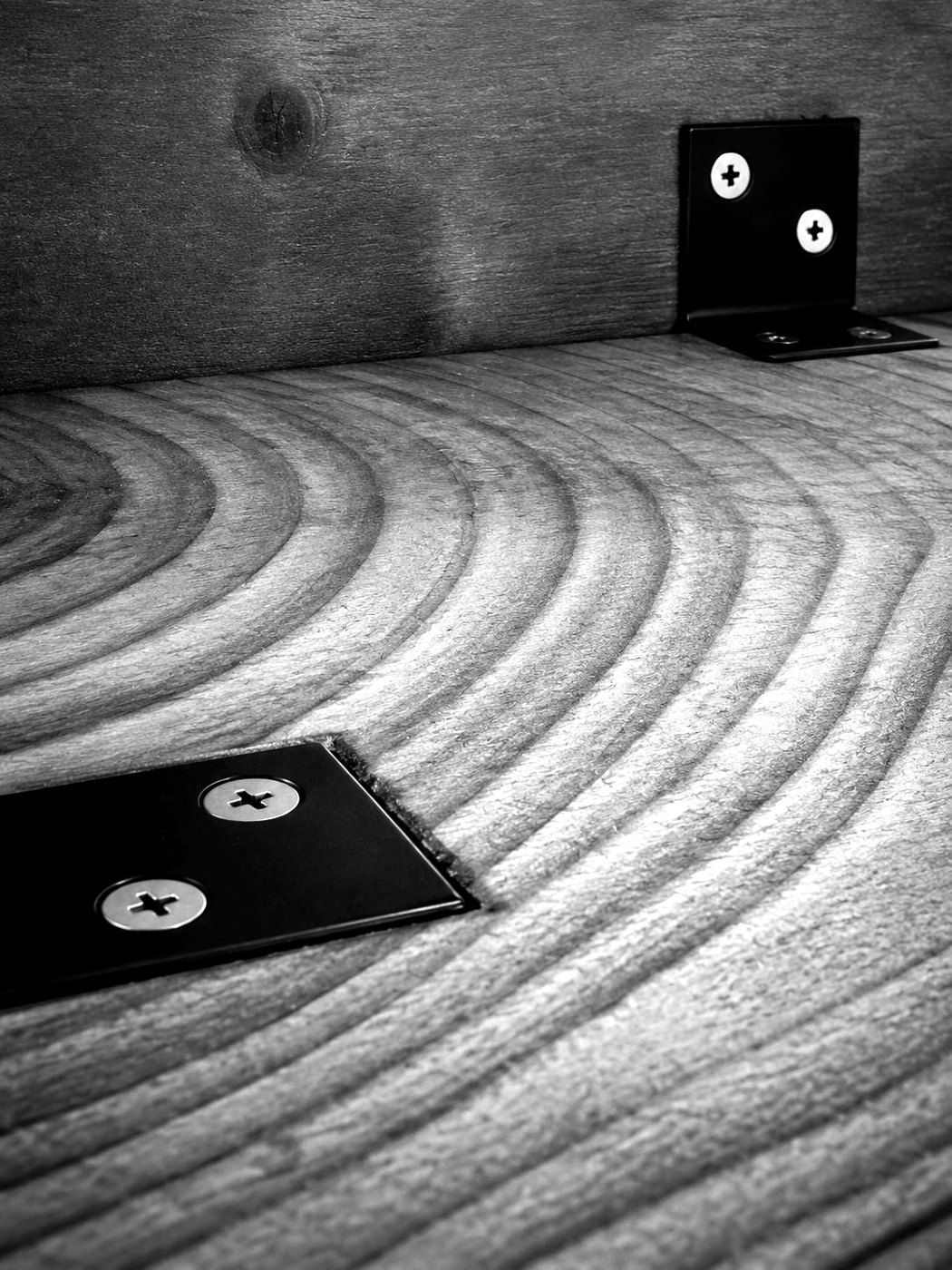 Square inlays set into the growth rings